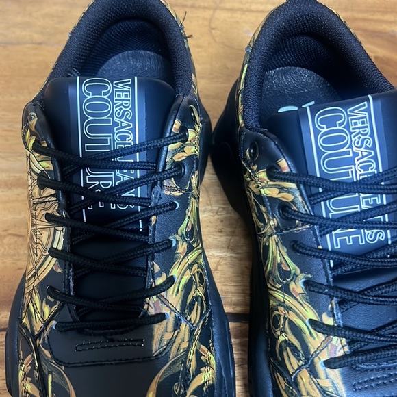 Versace - Picture 4 of 12